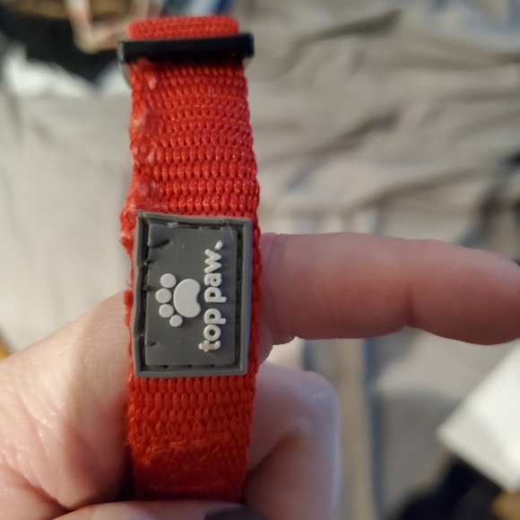 Red Top Paw Collar - Picture 3 of 4